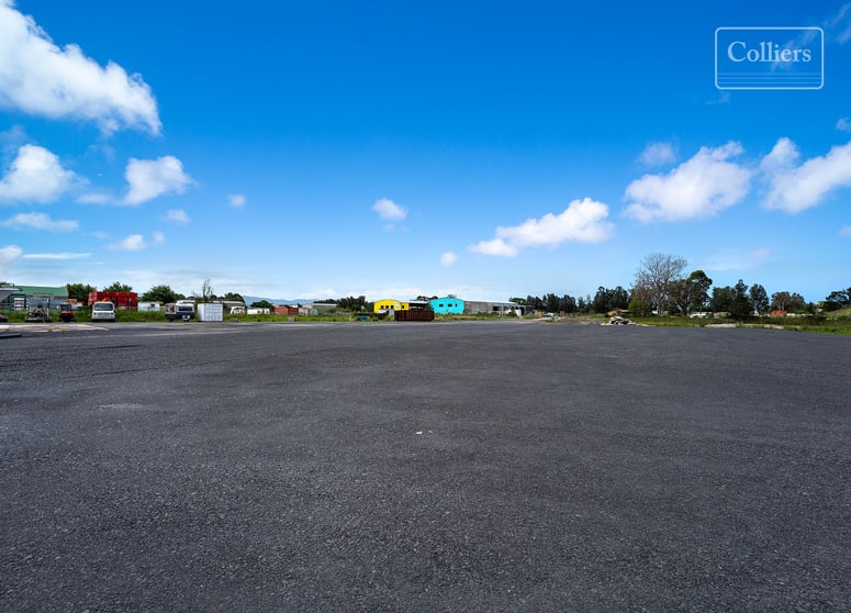 Click to view all images 47 Princes Highway Albion Park Rail NSW 2527 - Image 2