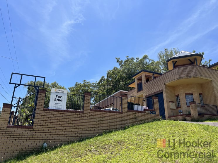 Click to view all images 37 Young Street West Gosford NSW 2250 - Image 1