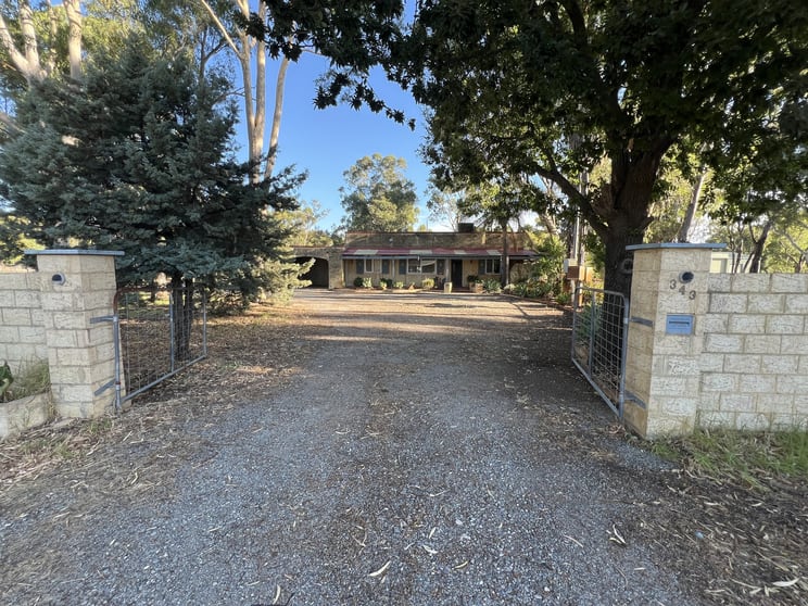 Click to view all images 343 Maddington Road Orange Grove WA 6109 - Image 1