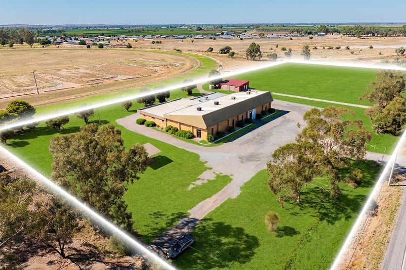 Click to view all images 773 Racecourse Road Leeton NSW 2705 - Image 2