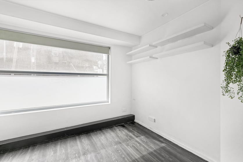 Click to view all images 428 Gaffney Street Pascoe Vale VIC 3044 - Image 3