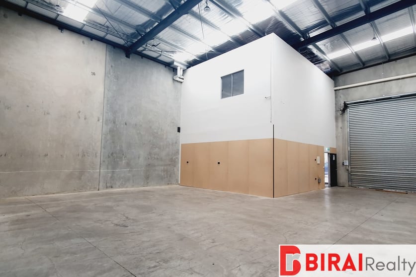 Click to view all images 6/17-21 Baretta Road Ravenhall VIC 3023 - Image 3