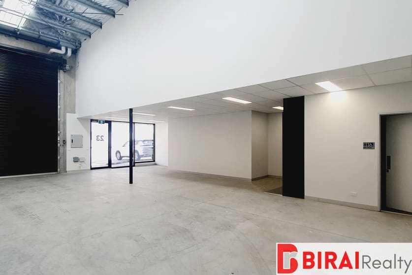 Click to view all images 28/2 Fastline Road Truganina VIC 3029 - Image 3