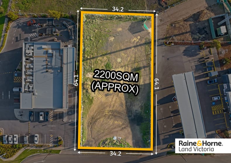 Click to view all images 764-766 Barwon Heads Road Armstrong Creek VIC 3217 - Image 2