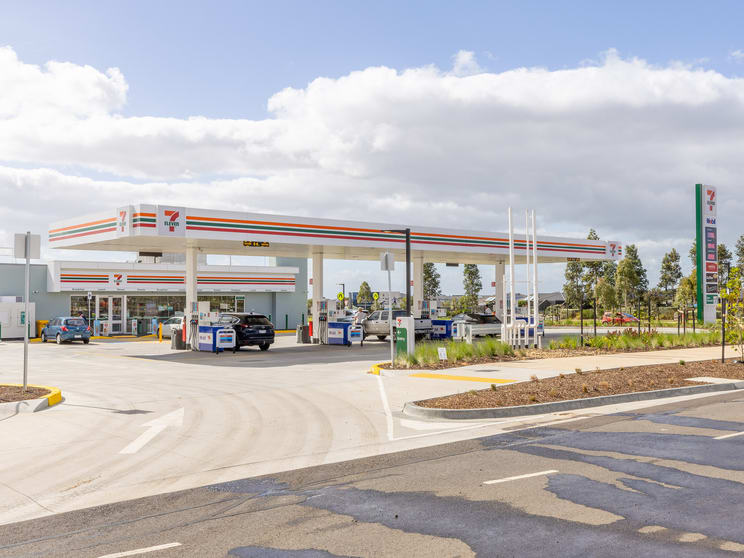 2 Rail Circuit Mambourin VIC 3024 - Image 2