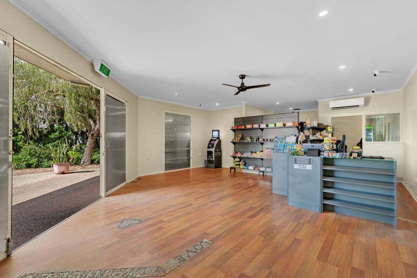 Click to view all images 7/21-37 Birtwill Street Coolum Beach QLD 4573 - Image 2
