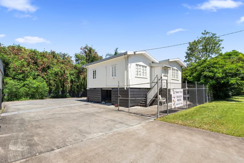 Click to view all images 14 Atherton Street Woolloongabba QLD 4102 - Image 1