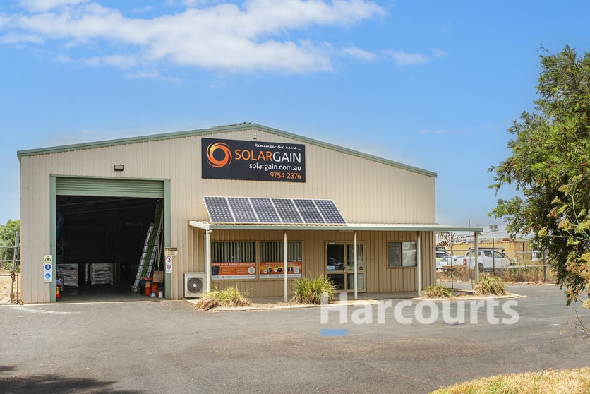 Click to view all images 25 Wright Street Busselton WA 6280 - Image 2
