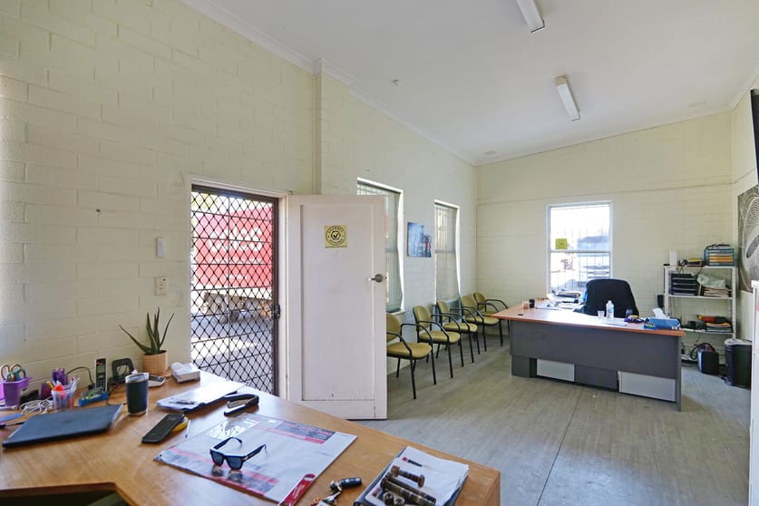 Click to view all images 9 Fairbrother Street Belmont WA 6104 - Image 3