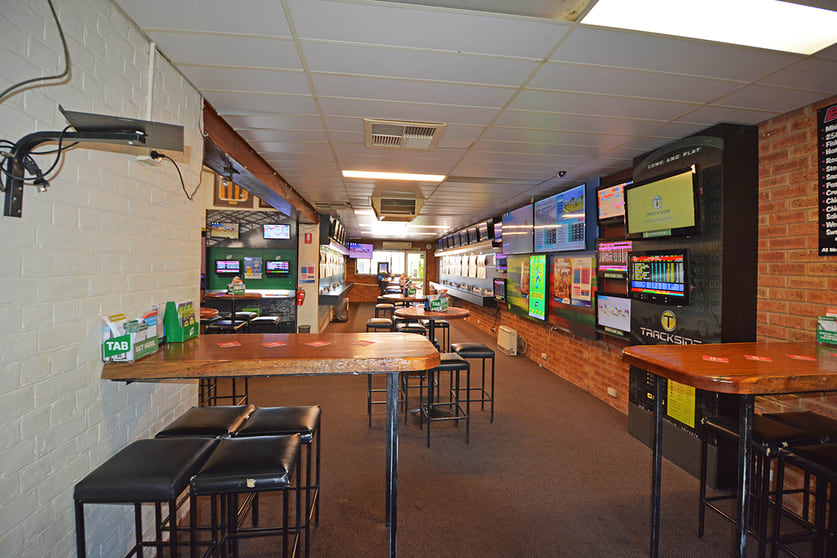 Click to view all images 161 Sanger Street Corowa NSW 2646 - Image 3
