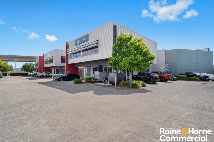 Click to view all images 4/8 Navigator Place Hendra QLD 4011 - Image 1