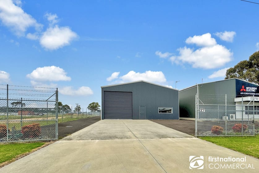 Click to view all images 27 Rovan Place Bairnsdale VIC 3875 - Image 1