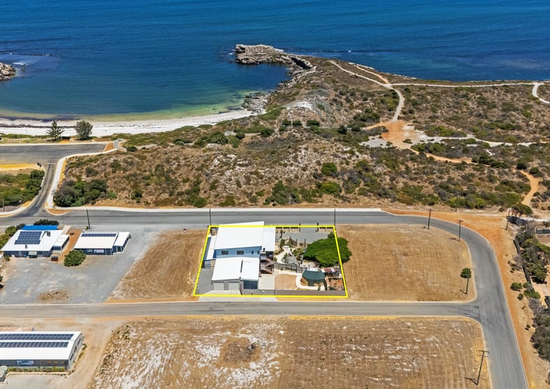 Click to view all images 166-168 Ocean View Drive Green Head WA 6514 - Image 1