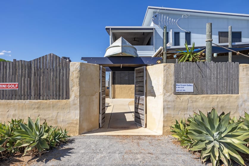 Click to view all images 166-168 Ocean View Drive Green Head WA 6514 - Image 3