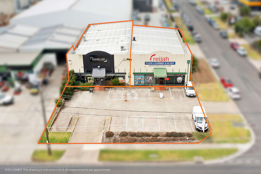 Click to view all images 18 Thompson Road North Geelong VIC 3215 - Image 1