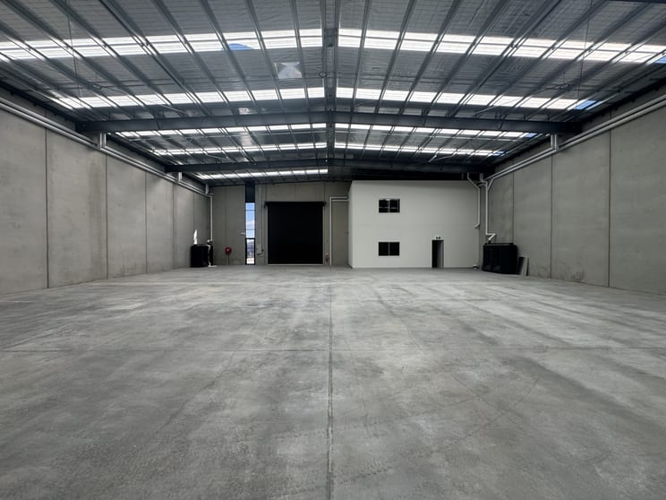 Click to view all images 28 Distribution Drive Mickleham VIC 3064 - Image 3