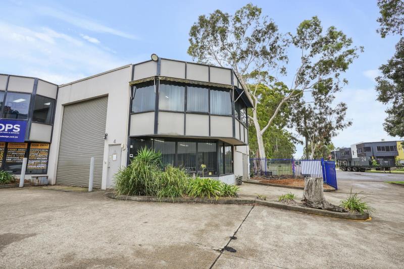 Click to view all images Unit 4/29 Helles Avenue Moorebank NSW 2170 - Image 2