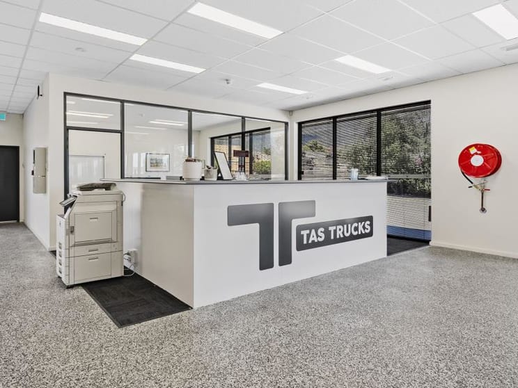 Click to view all images Unit 1/94 Grove Road Glenorchy TAS 7010 - Image 3