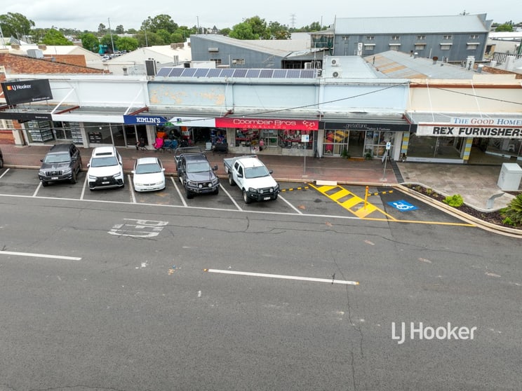 Click to view all images 78 McDowall Street Roma QLD 4455 - Image 3