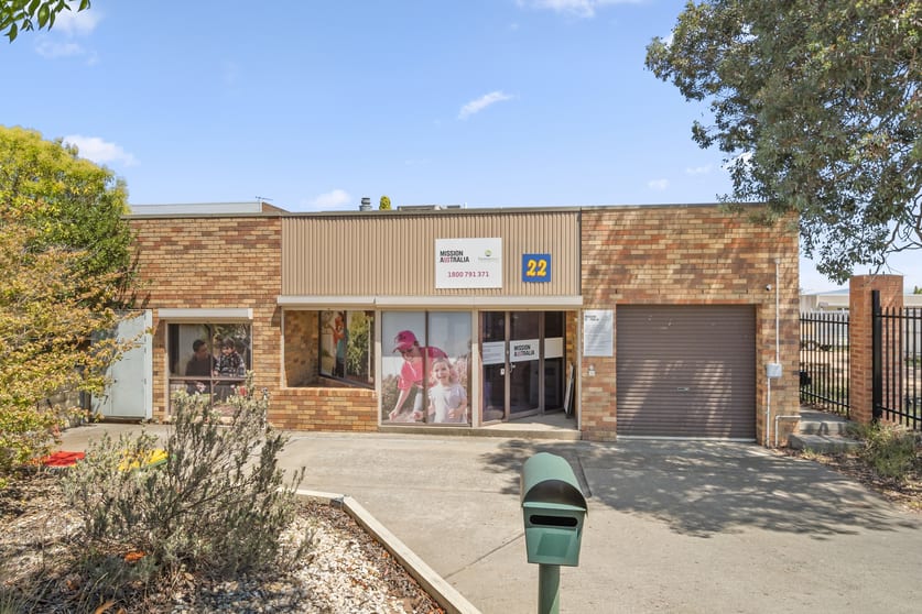 Click to view all images 22 John Bull Street Queanbeyan NSW 2620 - Image 1