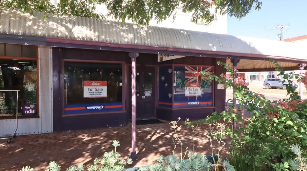 Click to view all images 17 Fenton Place Wongan Hills WA 6603 - Image 2