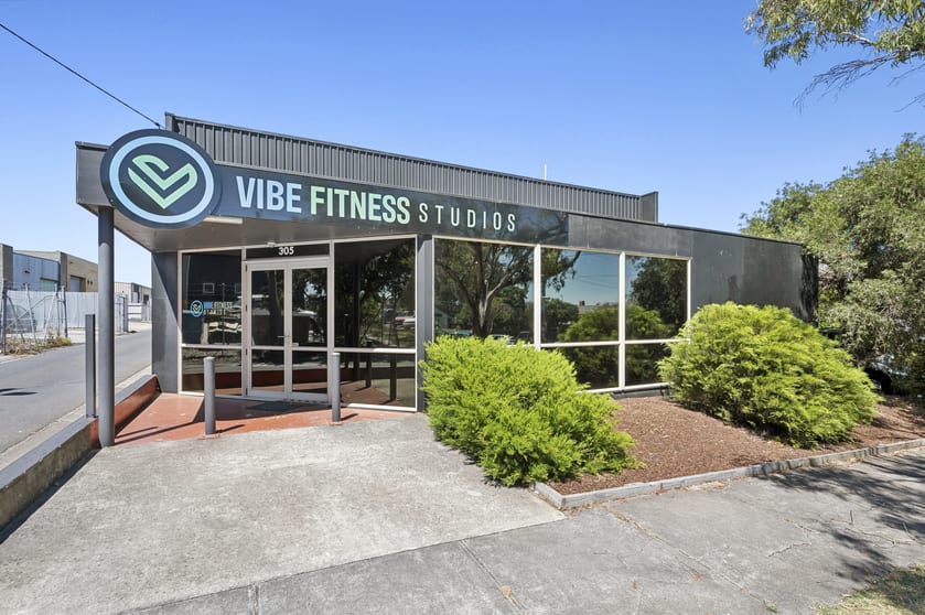 Click to view all images 305 Bellerine Street South Geelong VIC 3220 - Image 1