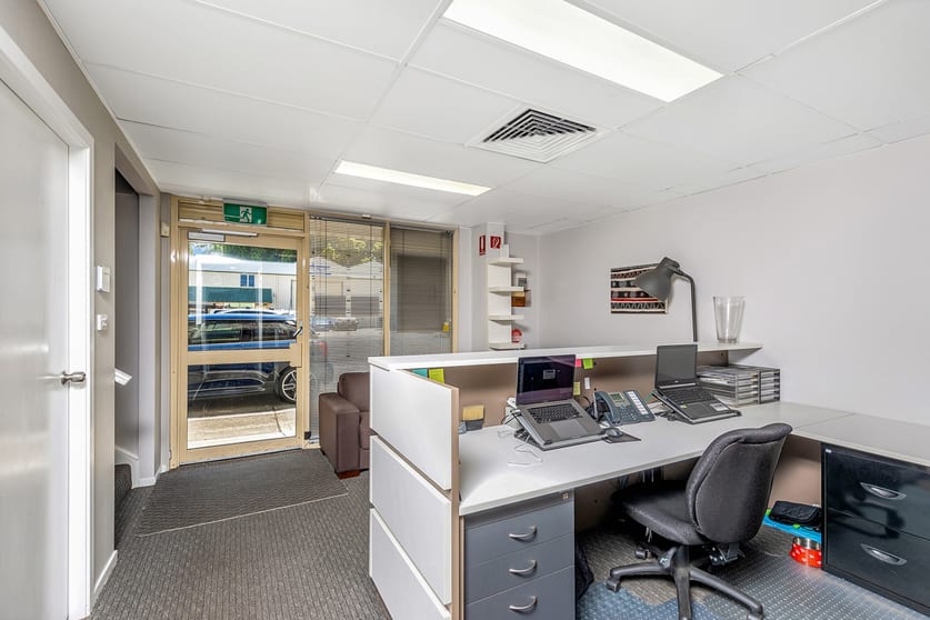 4/56 Industrial Drive Mayfield East NSW 2304 - Image 3
