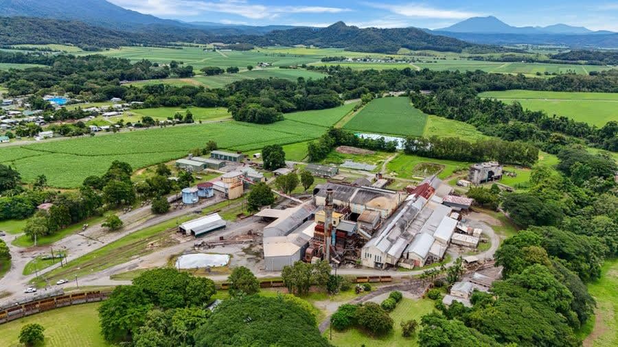 Click to view all images 34 Mill Street Mossman QLD 4873 - Image 2