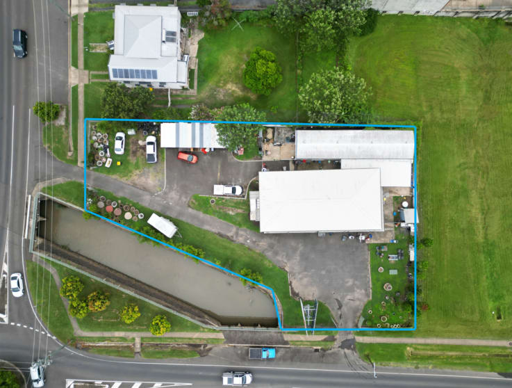 Click to view all images 85 Targo Street Bundaberg Central QLD 4670 - Image 2