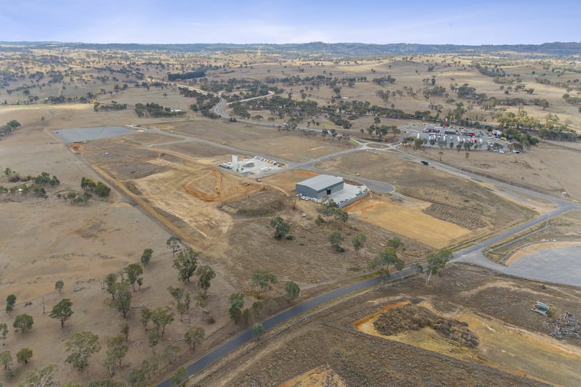 Click to view all images 2 Industrial Close Yass NSW 2582 - Image 3