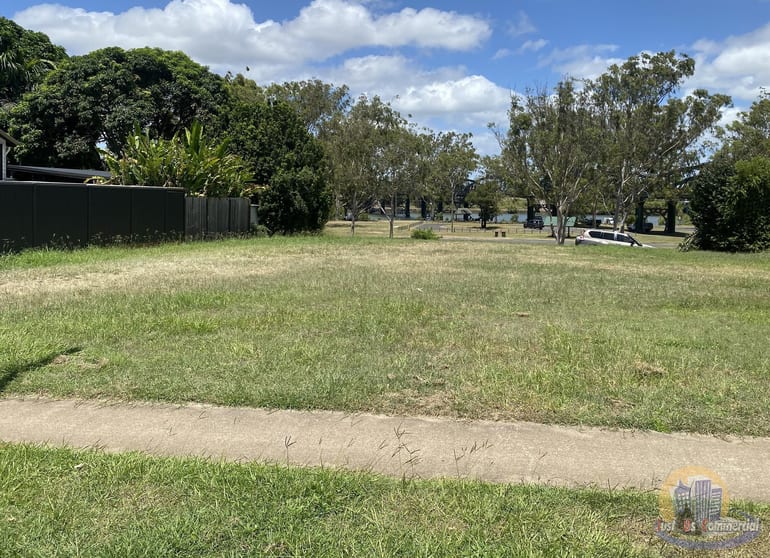Click to view all images 30 Perry Street Bundaberg North QLD 4670 - Image 1