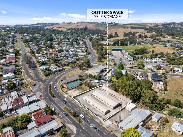 Click to view all images 26 Mine Road Korumburra VIC 3950 - Image 2