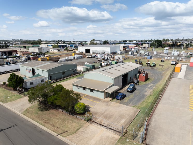 Click to view all images 1 & 2/3 Molloy Street Torrington QLD 4350 - Image 1