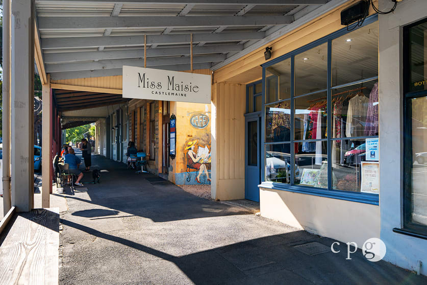 62 Mostyn Street Castlemaine VIC 3450 - Image 2