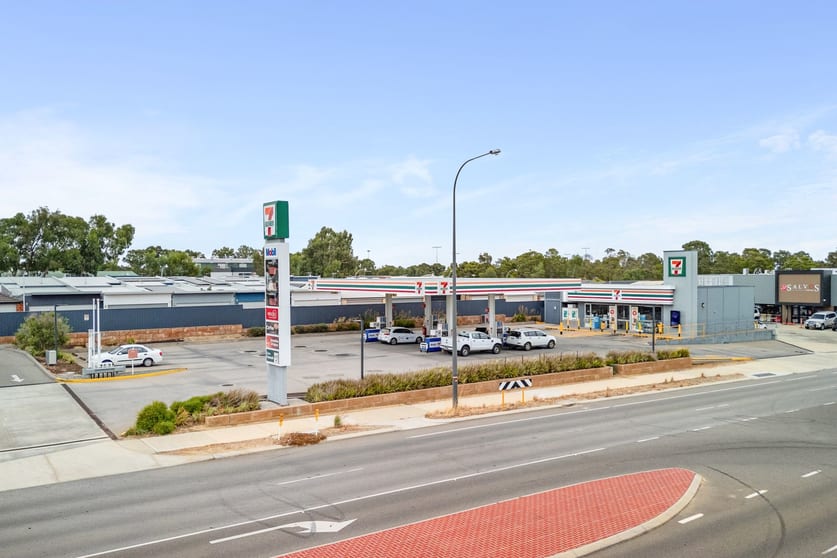 Click to view all images 25 Abernethy Road Byford WA 6122 - Image 1