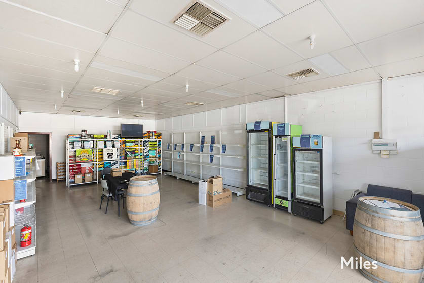 Click to view all images 2/2-10 Murray Road Coburg North VIC 3058 - Image 2