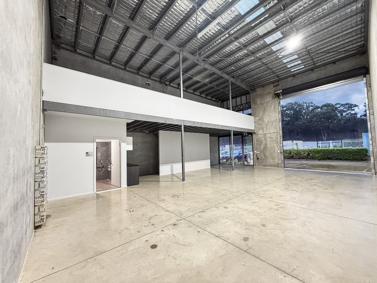 Click to view all images 2 & 3/12 Kelly Court Landsborough QLD 4550 - Image 2