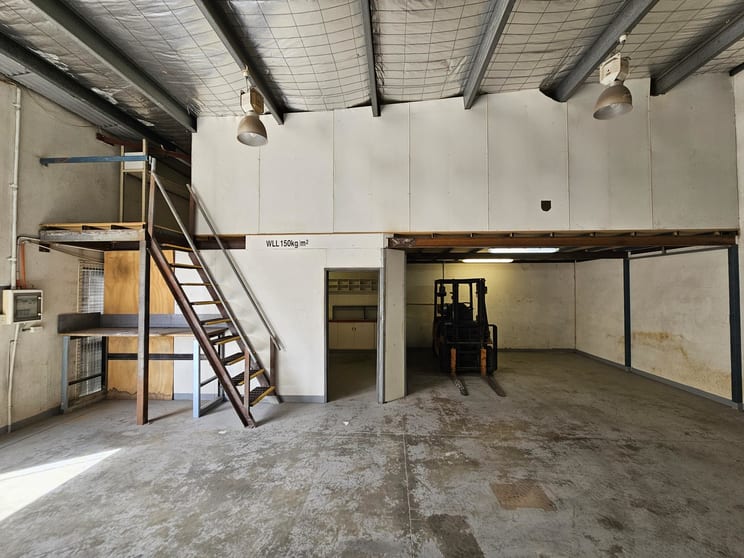 Click to view all images 4/11 Vale Street Malaga WA 6090 - Image 3
