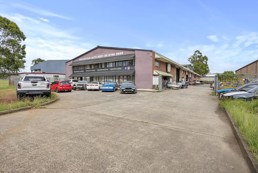 Click to view all images Unit 2/113 Airds Road Minto NSW 2566 - Image 2