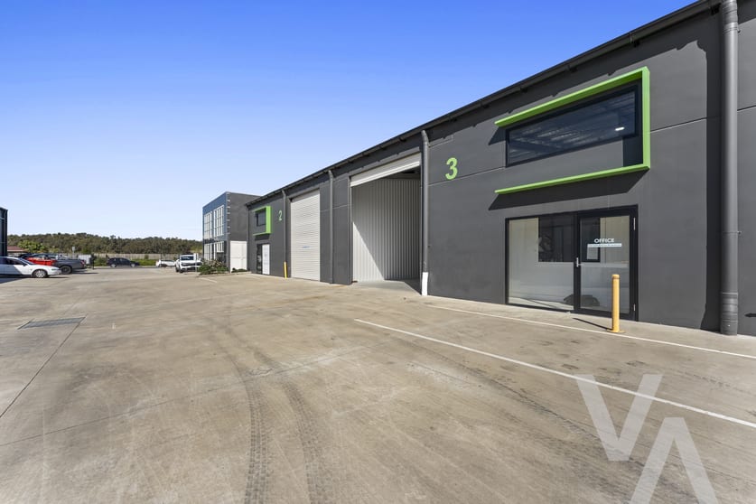 Click to view all images 3/54 Kalaroo Road Redhead NSW 2290 - Image 2
