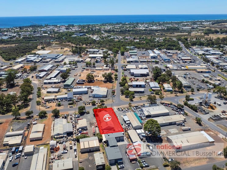 Click to view all images 16 Fairlawn Road Busselton WA 6280 - Image 3