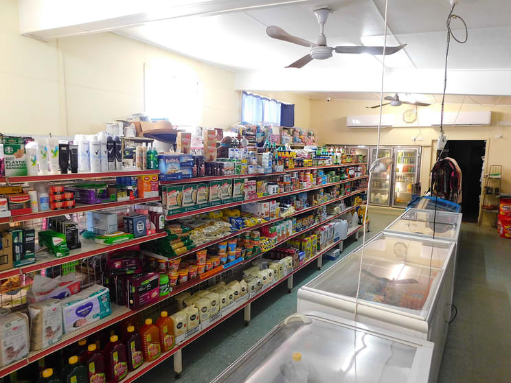 Click to view all images 188 Alfred Street Charleville QLD 4470 - Image 2