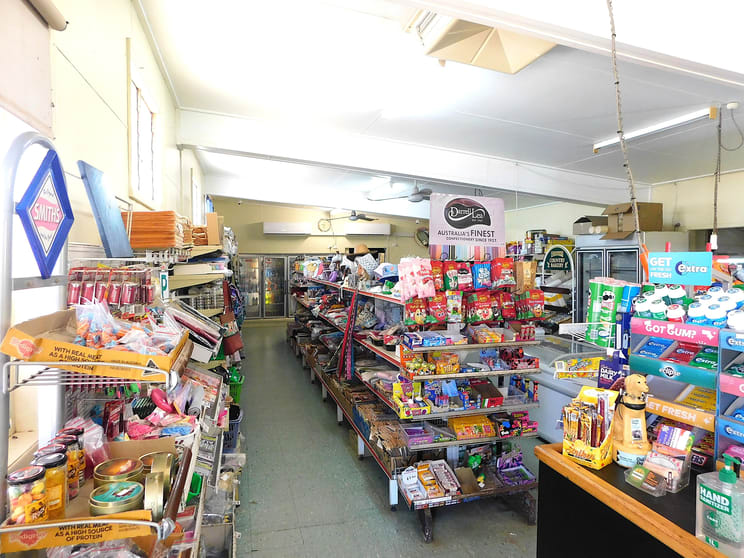 Click to view all images 188 Alfred Street Charleville QLD 4470 - Image 3