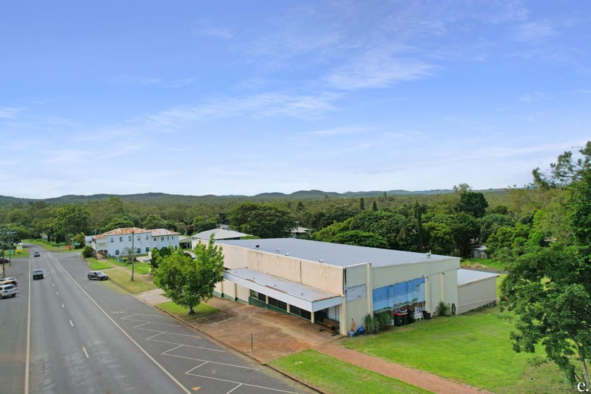 Click to view all images 13-15 Garnet Street Mount Garnet QLD 4872 - Image 2