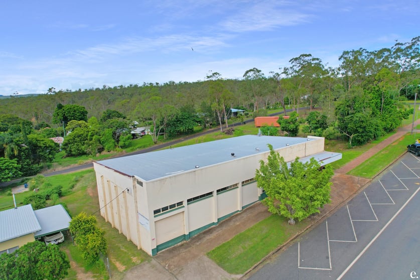 Click to view all images 13-15 Garnet Street Mount Garnet QLD 4872 - Image 3