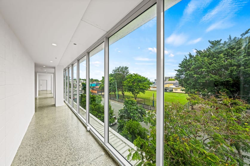 Click to view all images 27/95 Linton Street Kangaroo Point QLD 4169 - Image 3