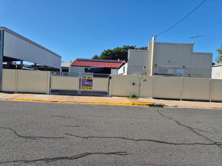 Click to view all images 6 Topaz Street Emerald QLD 4720 - Image 1