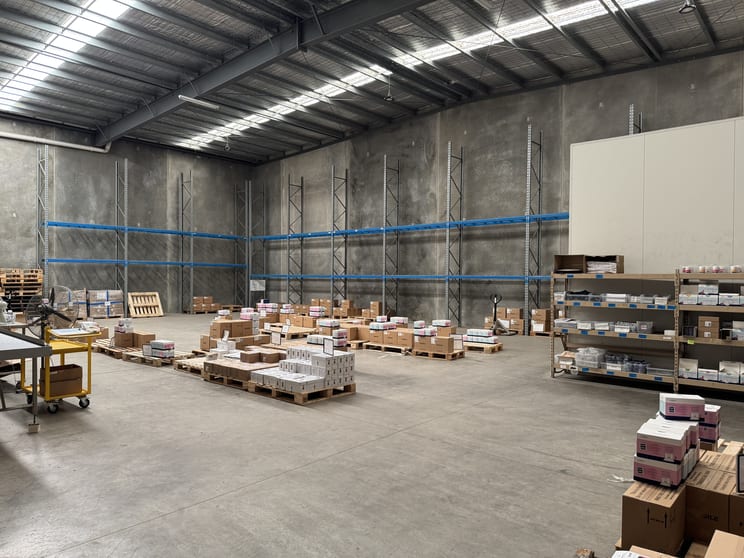 Click to view all images 3/8 Commercial Dr Tullamarine VIC 3043 - Image 2