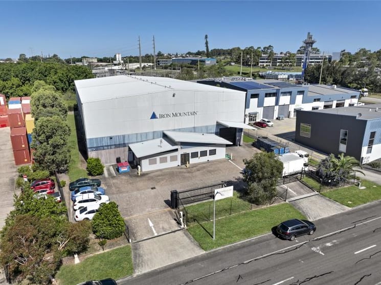 Click to view all images 3 Laurio Place Mayfield West NSW 2304 - Image 2