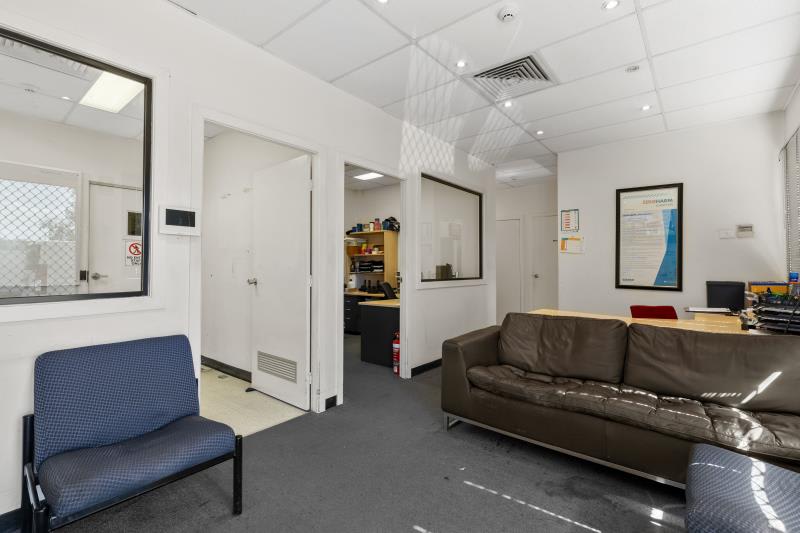 Click to view all images 3 Laurio Place Mayfield West NSW 2304 - Image 3